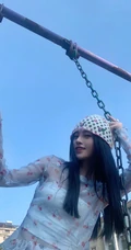 鞠婧祎轻纱印花透视樱桃衫短裤街拍游玩生活照手机壁纸图片