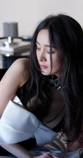杨幂明媚娇艳，柔情满满一个人超美秋意写真图片