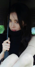 杨幂明媚娇艳，柔情满满一个人超美秋意写真图片