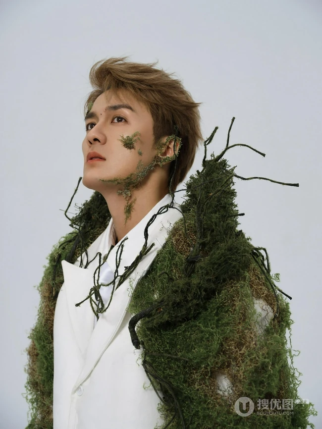吴克群苔藓缠身个性创意帅气写真照片
