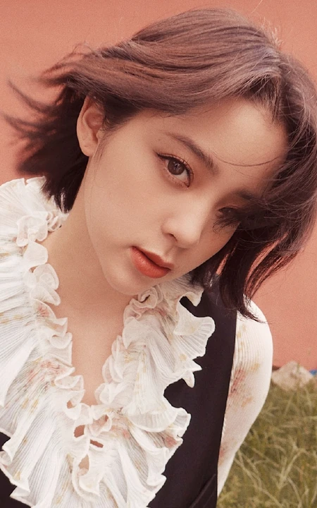 欧阳娜娜清新复古连衣裙穿搭废弃工厂慵懒随性写真美照