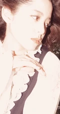 欧阳娜娜清新复古连衣裙穿搭废弃工厂慵懒随性写真美照