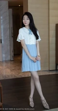 身段曼妙气质新人女生逗逗身着紧身白色T恤牛仔裤青青草原旅拍写真图集