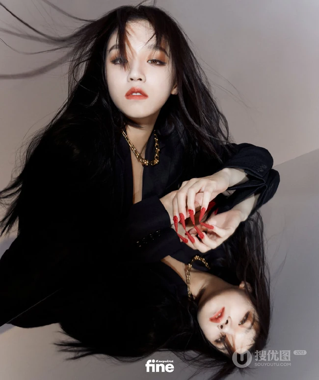 外形甜美，烟嗓歌喉的女明星宋雨琦气质个性秋装穿搭登杂志图片