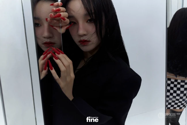 外形甜美，烟嗓歌喉的女明星宋雨琦气质个性秋装穿搭登杂志图片