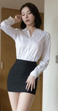 气质女生安然最新职业装OL室内照，白衬衫搭配黑色短裙袜装高跟，高挑线条感尽显