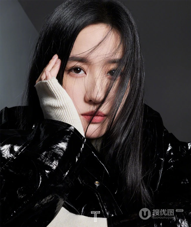 刘亦菲多套最新秋冬服饰穿搭登杂志酷美写真图片