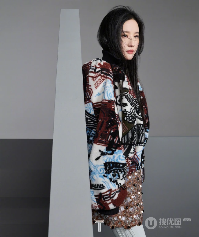 刘亦菲多套最新秋冬服饰穿搭登杂志酷美写真图片