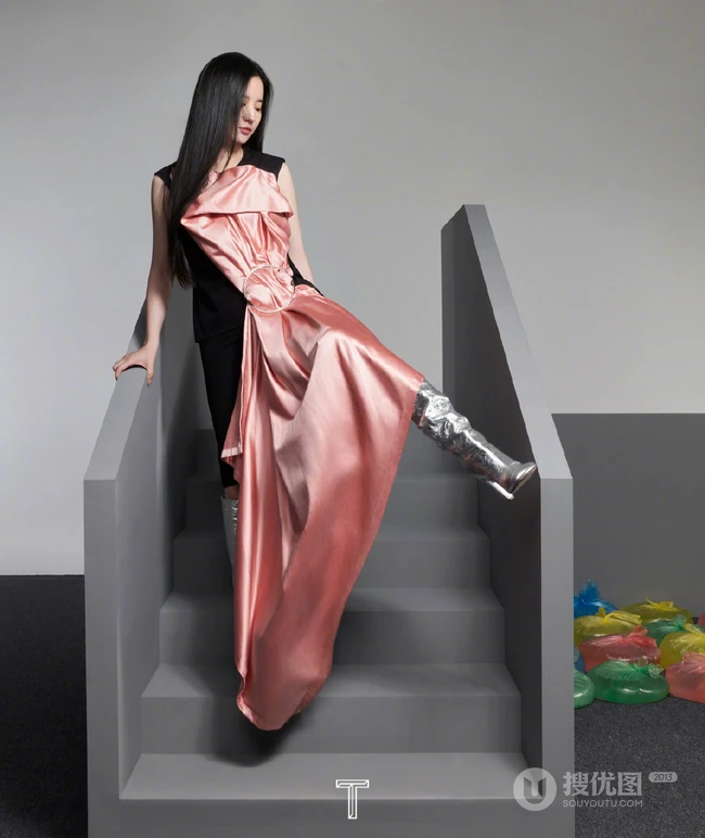 刘亦菲多套最新秋冬服饰穿搭登杂志酷美写真图片