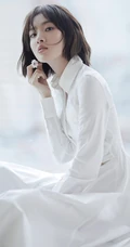 唐艺昕短发发型搭配白色连衣裙清新写真图集
