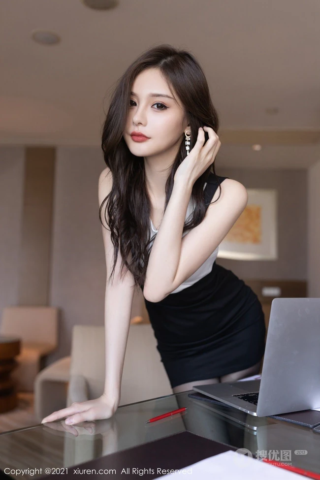 超有气质又漂亮的女生王心怡气质黑色紧身包臀连衣裙袜装职业装穿着高清图集