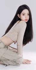 淡淡的小温柔，谁不喜欢，温柔型漂亮女生长袖礼裙上衣加长裤室内高清图集