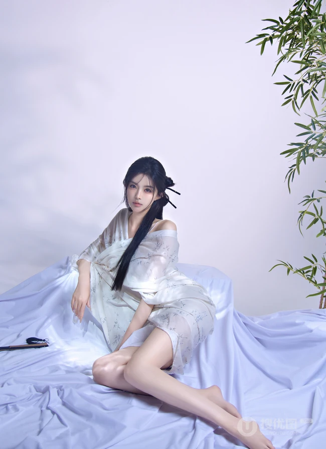 温往事，共交杯，温婉优雅古装汉服女生柔美写真套图