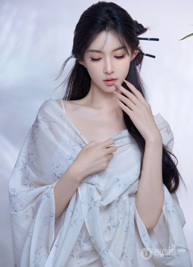 温往事，共交杯，温婉优雅古装汉服女生柔美写真套图