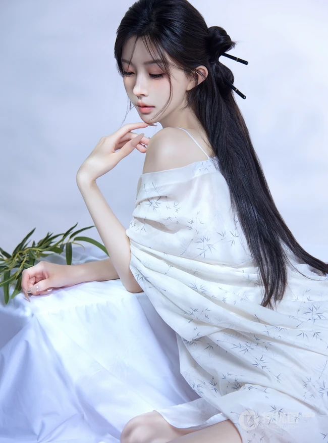 温往事，共交杯，温婉优雅古装汉服女生柔美写真套图