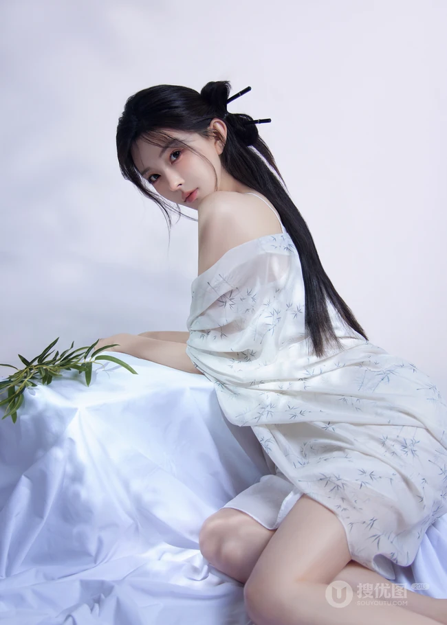 温往事，共交杯，温婉优雅古装汉服女生柔美写真套图