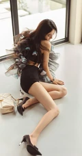 杨幂超气质线条感写真图集，杨幂这双大长腿谁受得了啊！