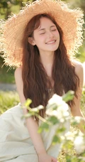 一看就很舒心的阳光灿烂美少女街拍写真手机壁纸图片