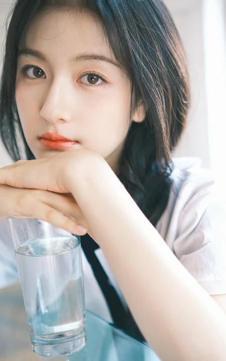 李兰迪青涩学生装白衬衫清新写真照