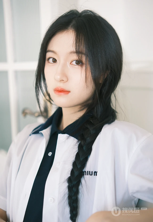 李兰迪青涩学生装白衬衫清新写真照