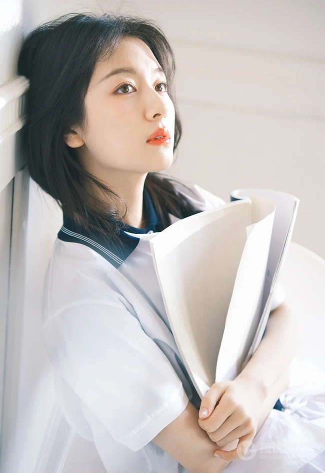 李兰迪青涩学生装白衬衫清新写真照