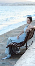 杨幂优雅动人礼服穿搭海边礁石区超美写真图集
