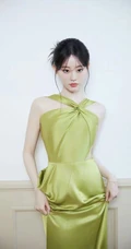 祝绪丹温柔优雅交织脖带长裙礼服超好看写真花絮图片