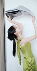 祝绪丹温柔优雅交织脖带长裙礼服超好看写真花絮图片