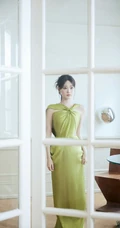 祝绪丹温柔优雅交织脖带长裙礼服超好看写真花絮图片