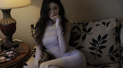 性感优雅气质长发美女小姐姐紫裙加丝袜穿搭私房沙发写真壁纸套图