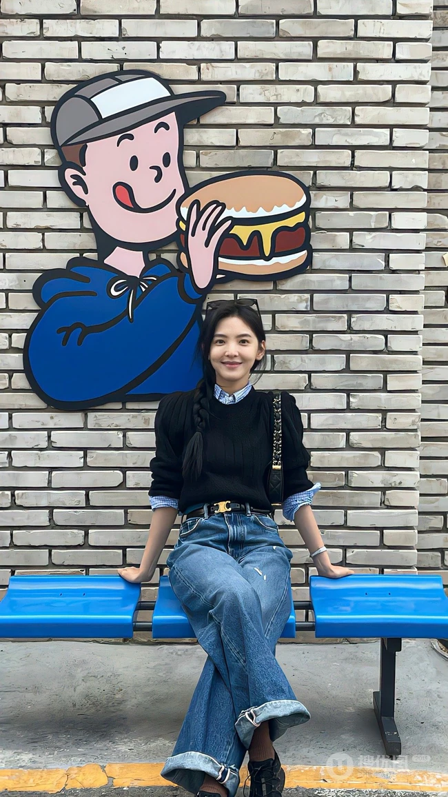 章若楠生活照手机壁纸图片，天天开心，天天不一样的章若楠美照图集