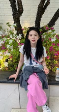 章若楠生活照手机壁纸图片，天天开心，天天不一样的章若楠美照图集