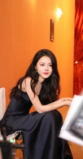 赵今麦紧身肩带礼裙长裙展现成熟美好看活动照片图集