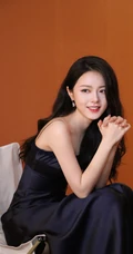 赵今麦紧身肩带礼裙长裙展现成熟美好看活动照片图集