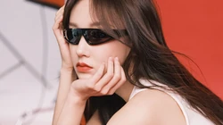 戴眼镜的程潇泰裤辣，美女程潇戴各式不同眼镜美拍写真合集桌面壁纸