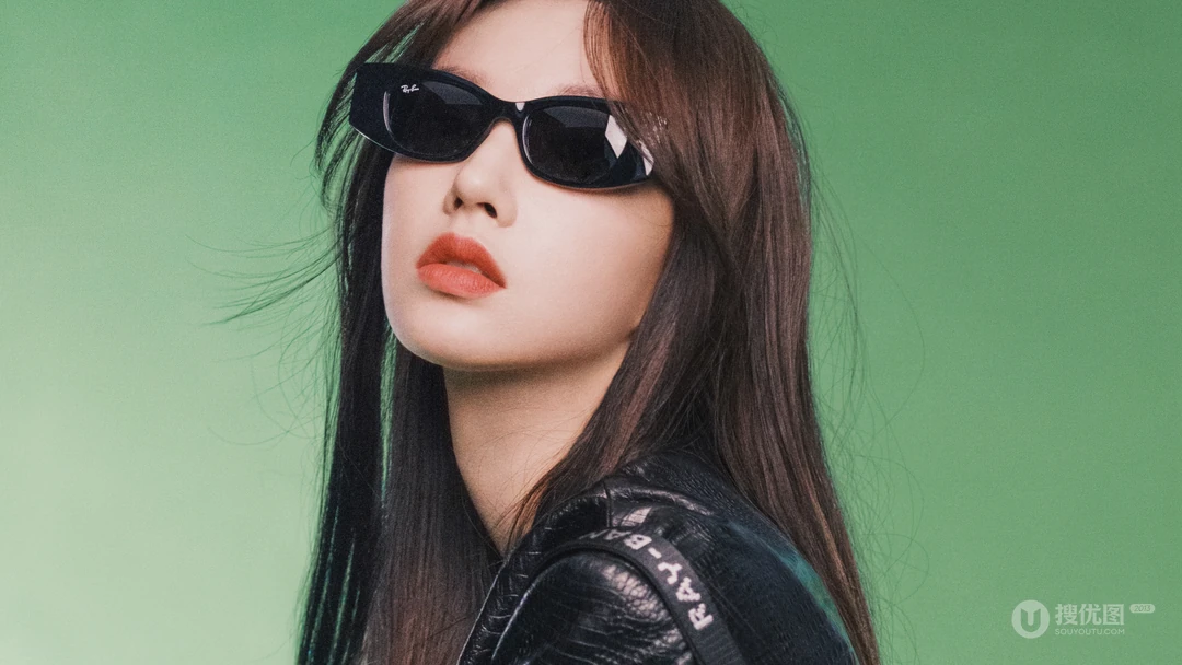 戴眼镜的程潇泰裤辣，美女程潇戴各式不同眼镜美拍写真合集桌面壁纸