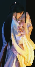 杨超越一袭魅力古装高清写真照，宛如上演一场后宫，宫廷凄然幽怨剧情