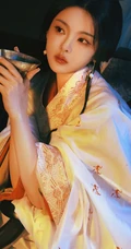 杨超越一袭魅力古装高清写真照，宛如上演一场后宫，宫廷凄然幽怨剧情