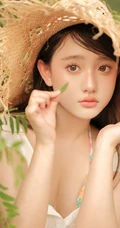 听风，懂你，我在公园等你，夏日气质短裤女生户外游玩随心超美写真图片