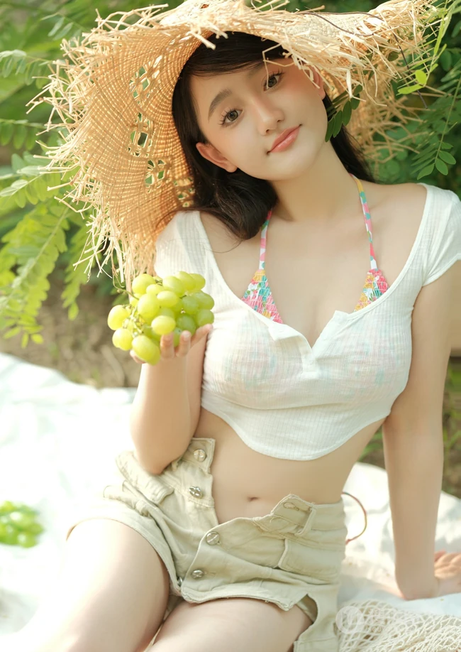 听风，懂你，我在公园等你，夏日气质短裤女生户外游玩随心超美写真图片