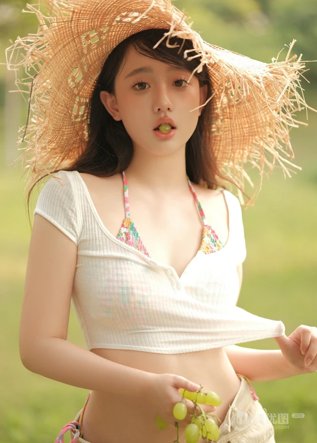 听风，懂你，我在公园等你，夏日气质短裤女生户外游玩随心超美写真图片