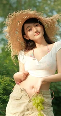 听风，懂你，我在公园等你，夏日气质短裤女生户外游玩随心超美写真图片