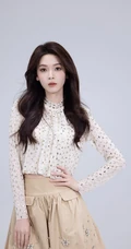 陈瑶高领衫加短裙时尚气质写真图片