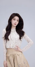陈瑶高领衫加短裙时尚气质写真图片
