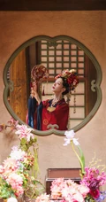 陈瑶一袭古装红妆，凤冠，灼灼艳桃李超美写真图片