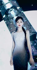 唐嫣一袭紧身黑白两色连衣裙超美写真图片