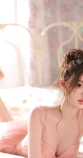 清纯靓丽，丸子头，公主裙，一袭粉色肩带家居服公主裙少女居家超高清写真图片
