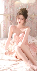 清纯靓丽，丸子头，公主裙，一袭粉色肩带家居服公主裙少女居家超高清写真图片