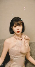 李溪芮金粉连衣裙礼服搭配短发尽显匀称身形写真美照