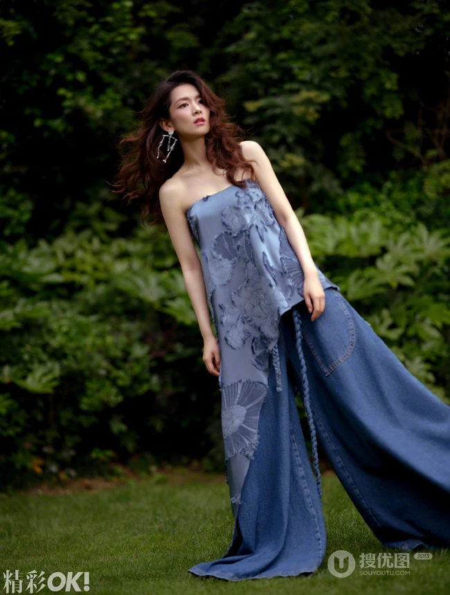 陈昊宇静谧庄园封面写真，多套服饰展现时尚风姿